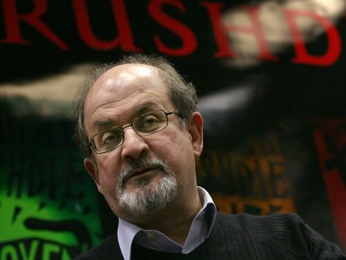 Salman Rushdie encontrou paz, mas o “affair” dos Versos Satânicos não acabou