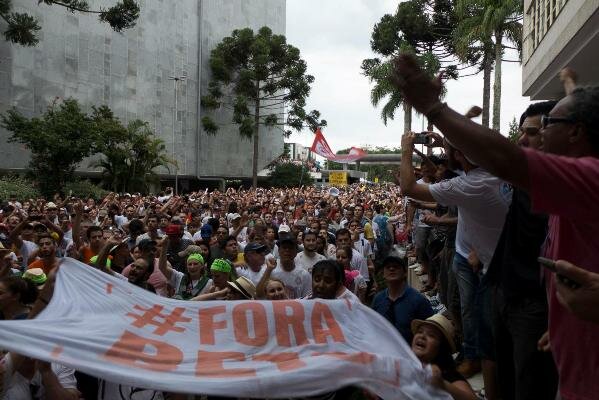 Terreno da ALEP ocupado pelos manifestantes. © Zeca Moraes